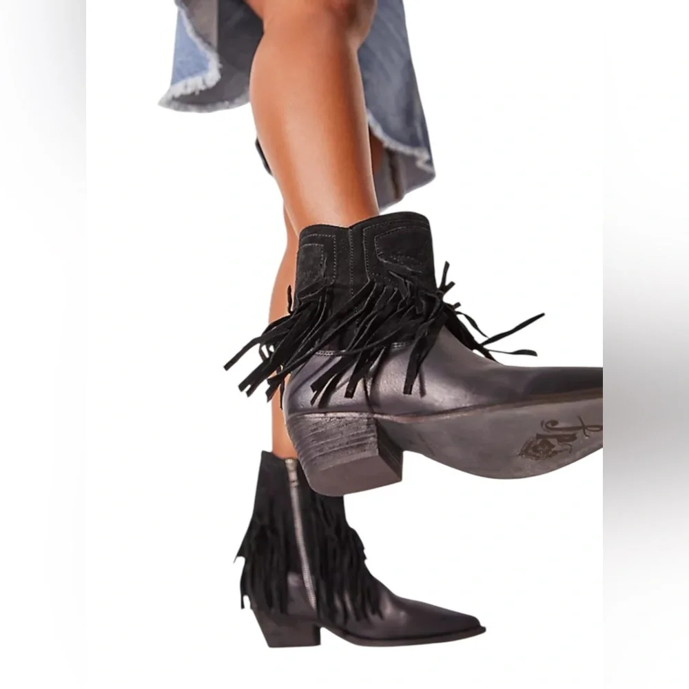🆕 FREE PEOPLE | LAWLESS FRINGE WESTERN BOOT | BLACK | SIZE: 8 - Picture 2 of 13